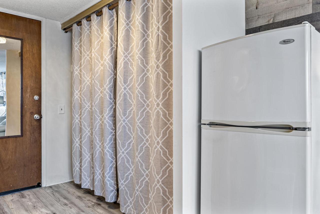 Modern Waikiki Condo Perfect For Beach Getaway! โฮโนลูลู ภายนอก รูปภาพ
